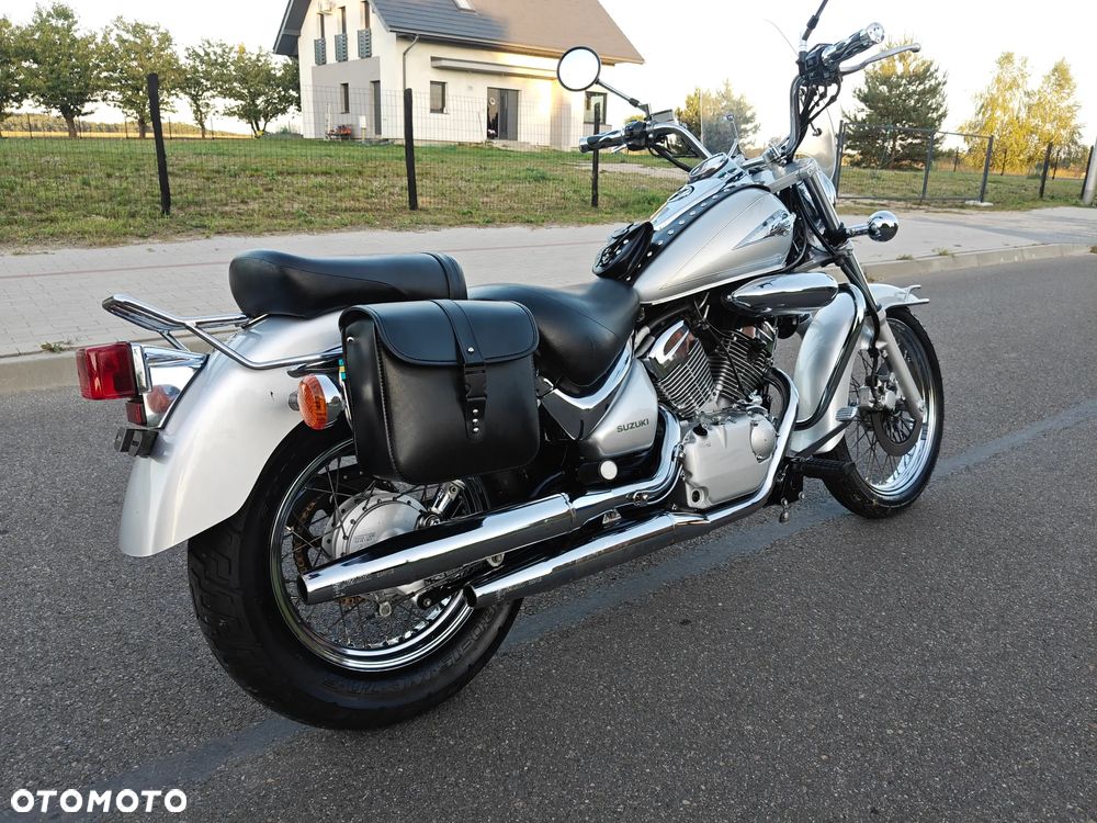 Suzuki Intruder - 3