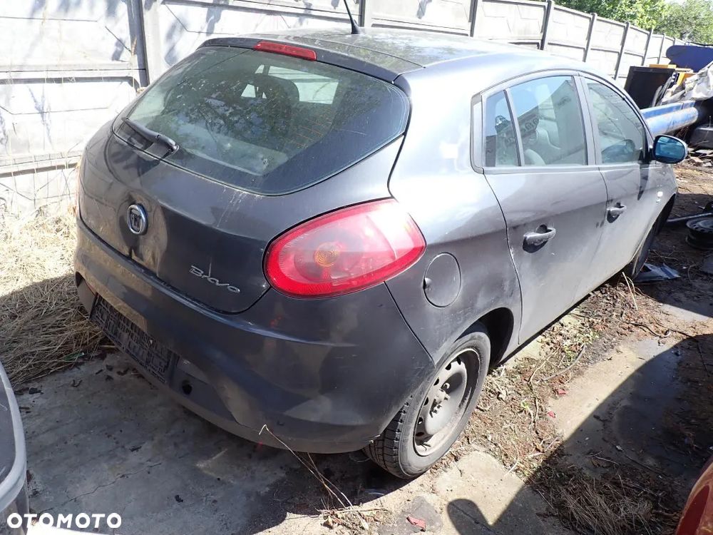 CZĘŚCI - Fiat Bravo II 1,9JTD M-JET 150KM 937A5000 6B 5D LAKIER 284/A 2007r. INDEX - 9405 - 3