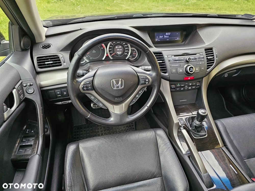 Honda Accord 2.4 Executive - 21