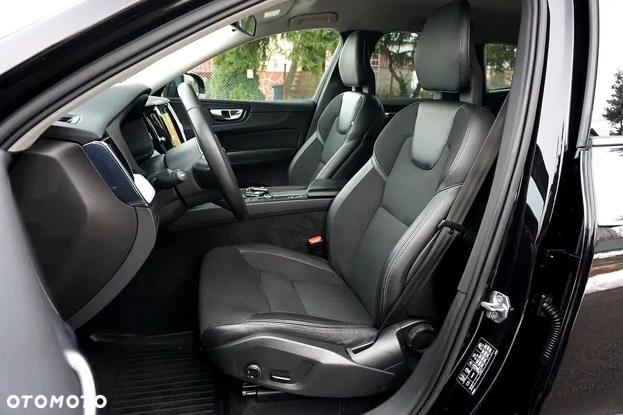 Volvo XC 60 D4 AWD Geartronic Momentum - 24