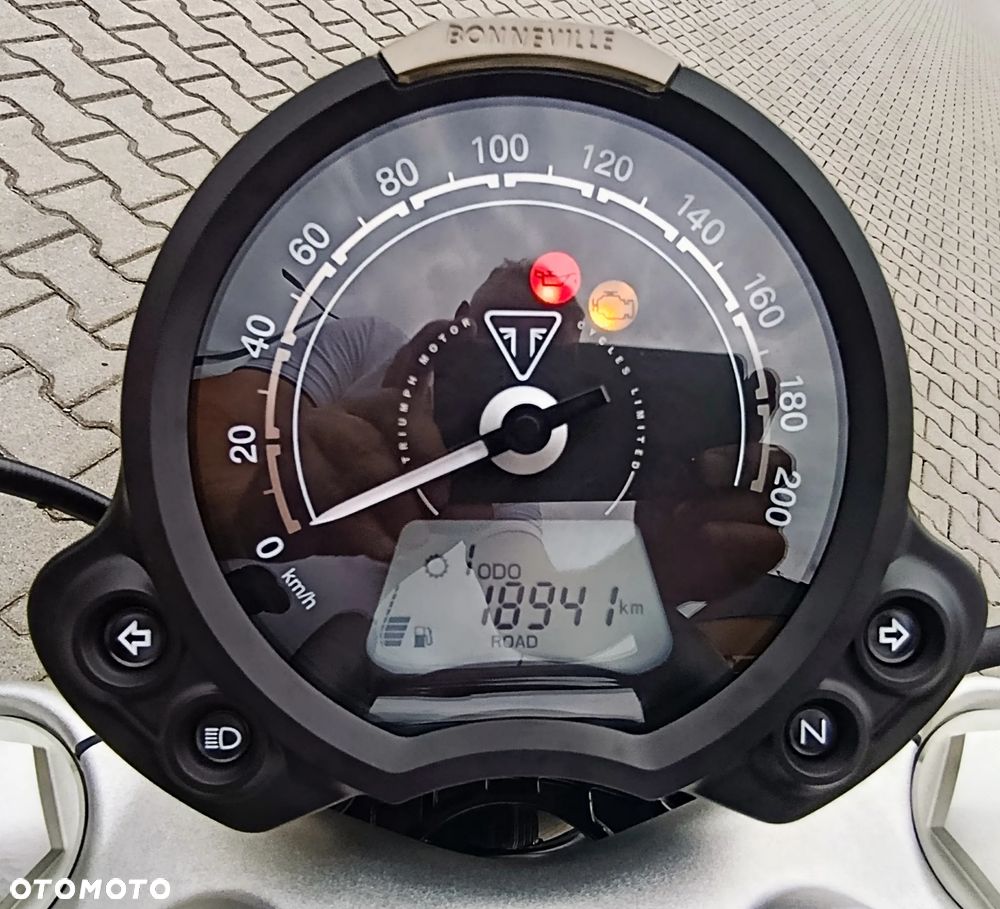 Triumph Speedmaster - 12
