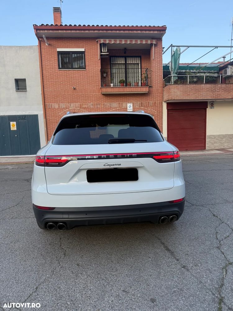 PORSCHE Cayenne 2021 — imagine 3