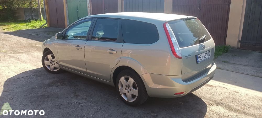 Ford Focus 1.6 16V Ambiente - 11