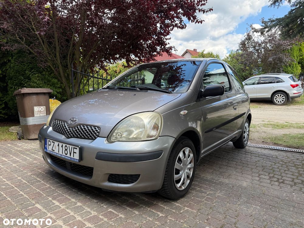 Toyota Yaris - 22
