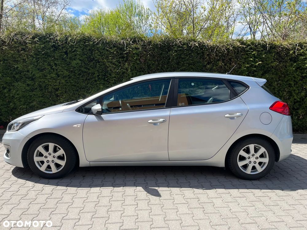 Kia Ceed - 4