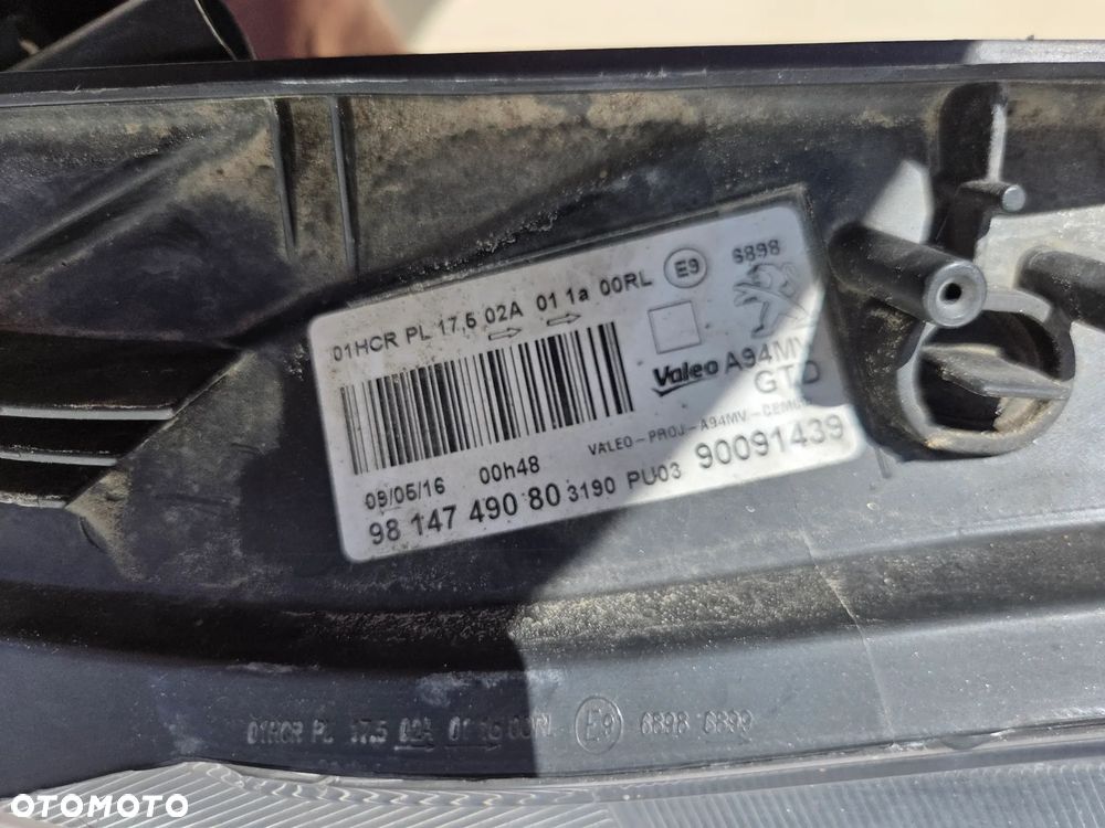 Lampa przednia lewa Peugeot 2008 I LIFT  9814749080 - 17