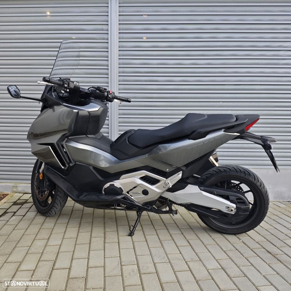 Honda Forza 750 - 16
