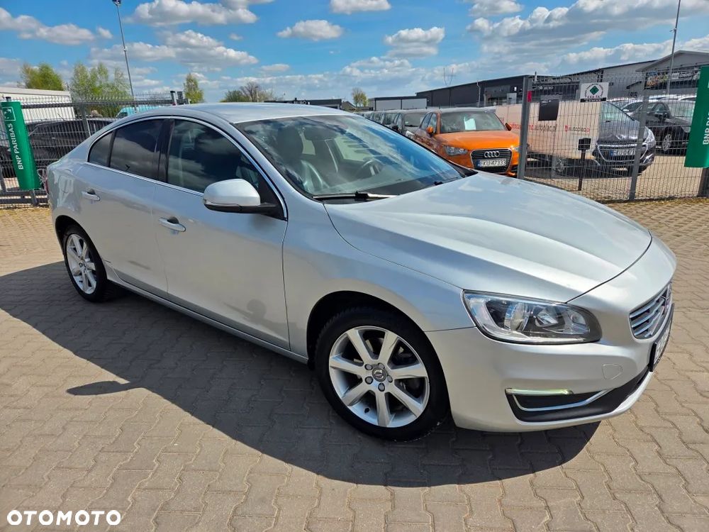Volvo S60 D2 Drive-E Momentum - 4
