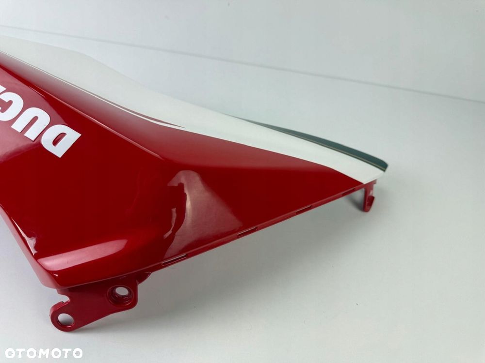 Prawa nakładka zbiornika Ducati Hypermotard 950 2022+ - 11