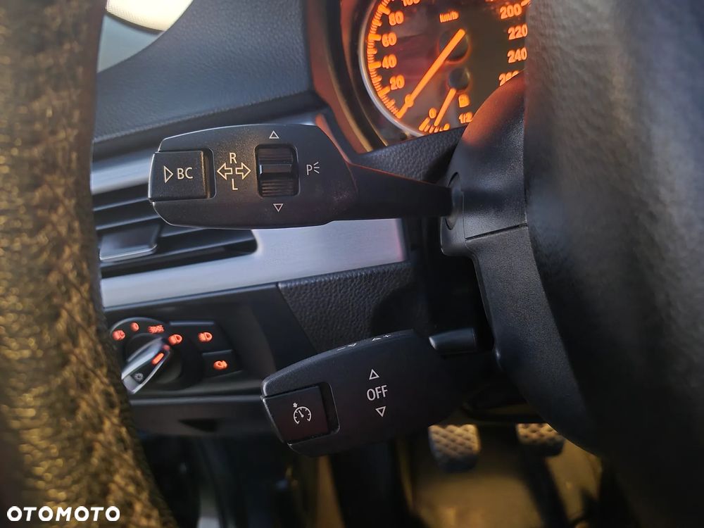 BMW Seria 3 318i Edition Exclusive - 9