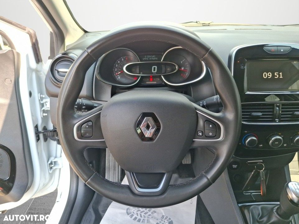Renault Clio - 10
