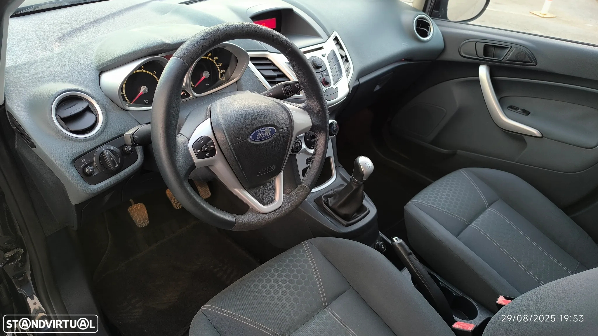 Ford Fiesta 1.25 Titanium - 29