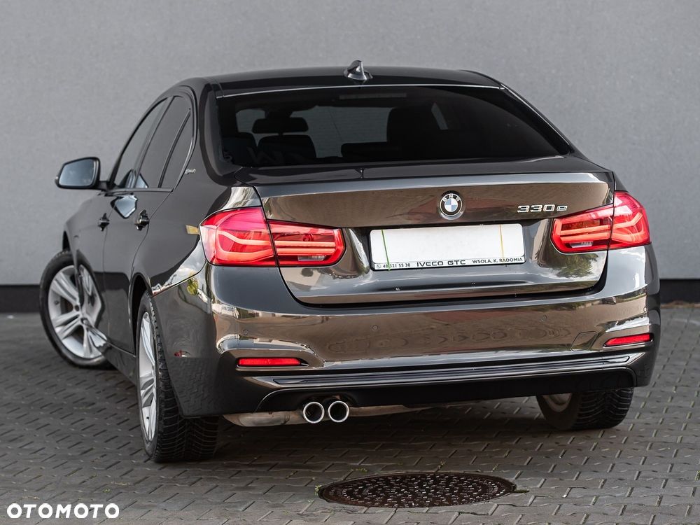 BMW Seria 3 330e iPerformance M Sport - 8