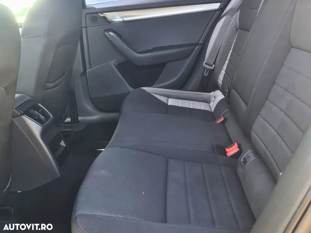 Skoda Octavia 2.0 TDI 4X4 ELEGANCE DSG - 10