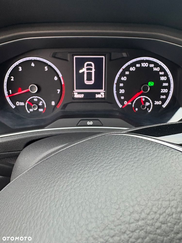 Volkswagen T-Roc - 7