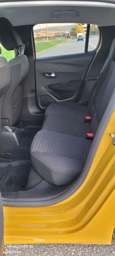 Peugeot 208 - 21