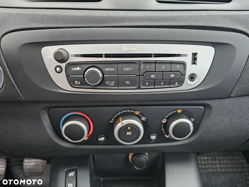 Renault Scenic 1.6 16V TomTom Edition - 28