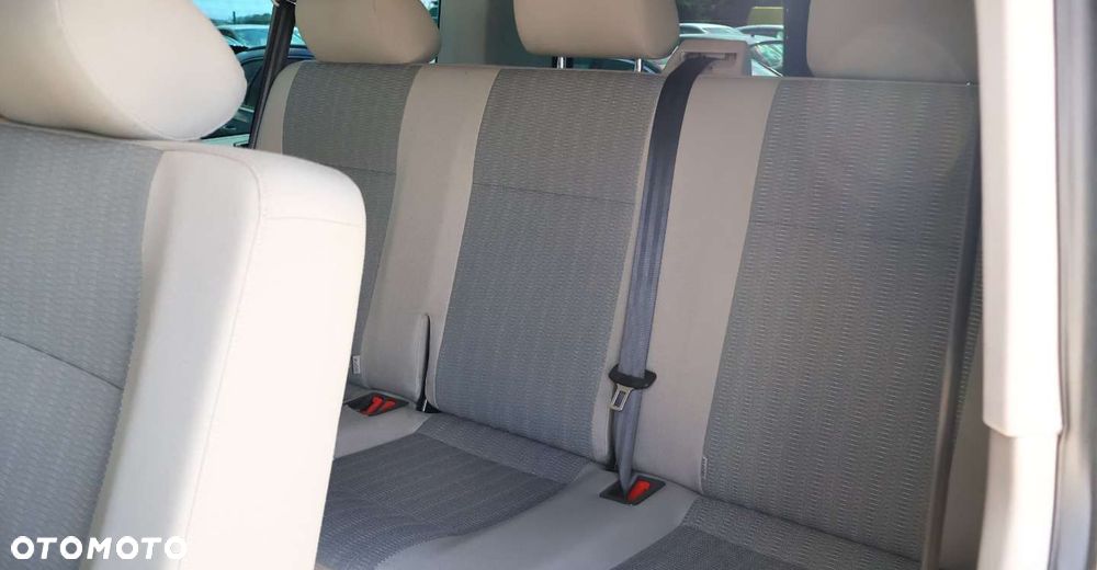 Volkswagen Caravelle - 19