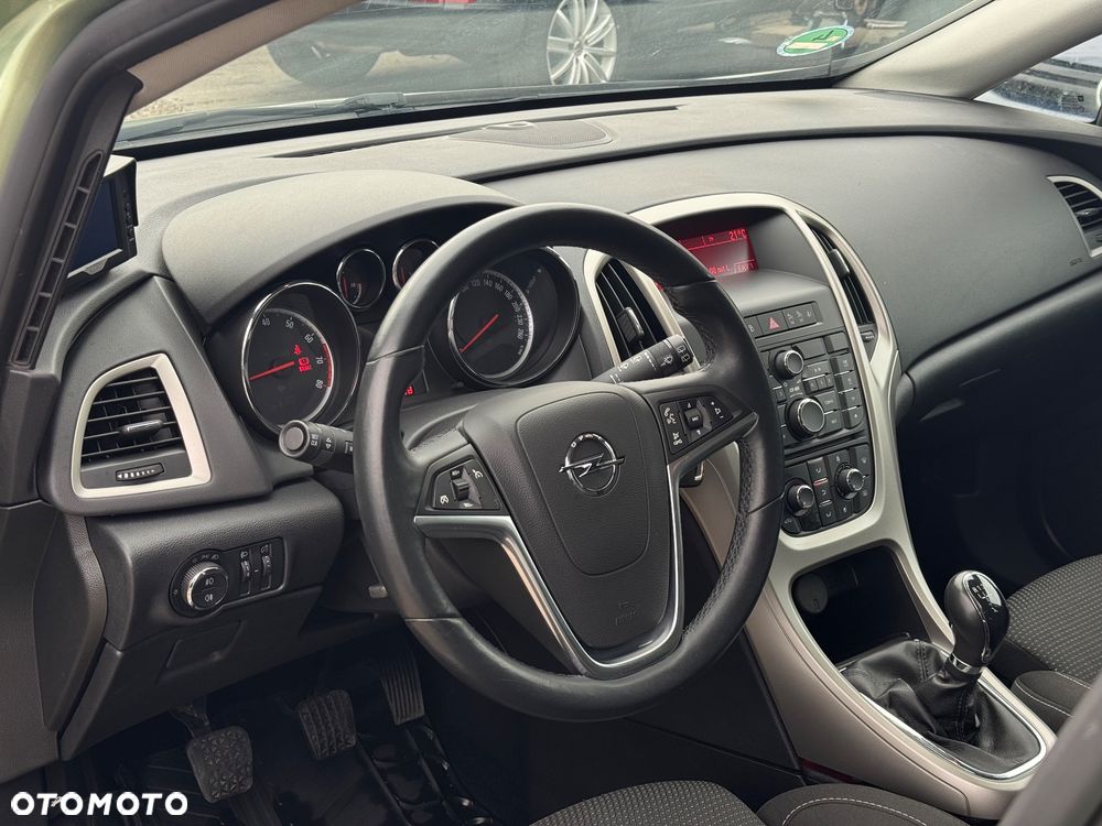 Opel Astra 1.4 Turbo 150 Jahre - 22