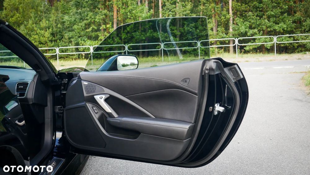 Chevrolet Corvette - 32