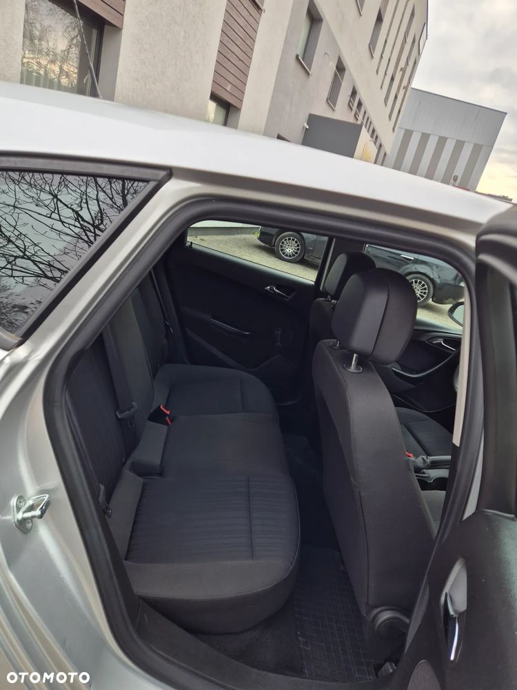 Opel Astra 1.6 Essentia EU6 - 10