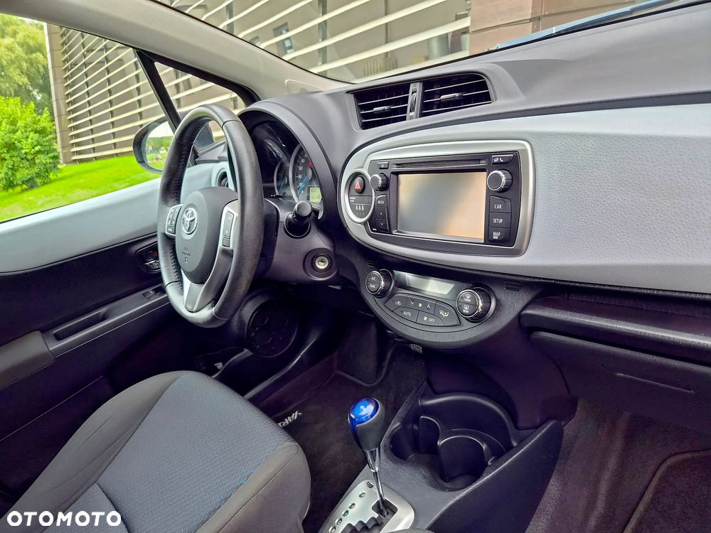 Toyota Yaris 1.5 VVT-i Lounge - 28