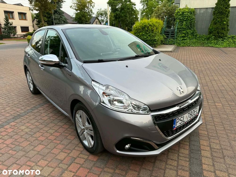 Peugeot 208 - 1