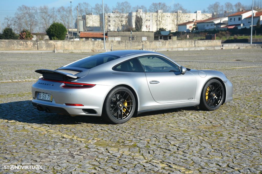 Porsche 911 Série F - 8