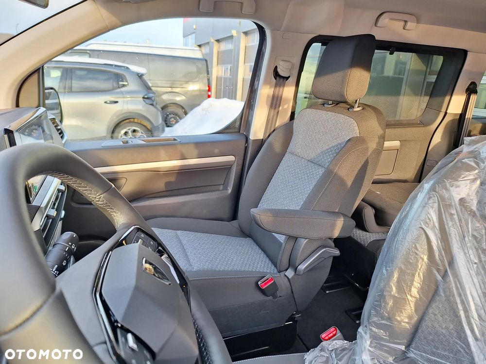 Peugeot Traveller - 14