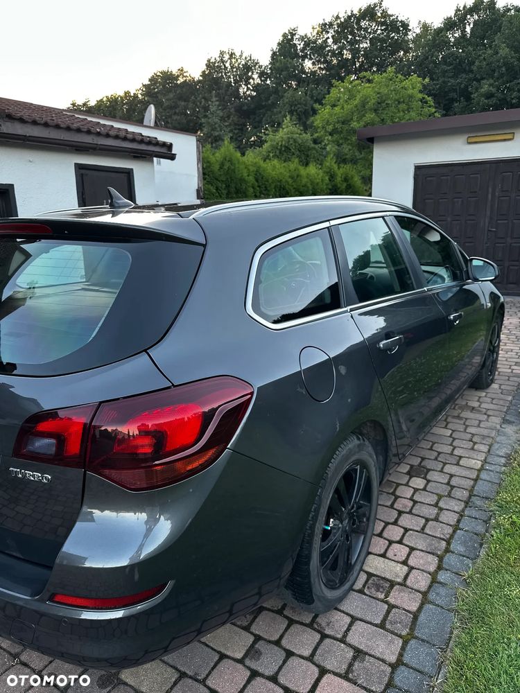 Opel Astra 1.6 T Cosmo - 8