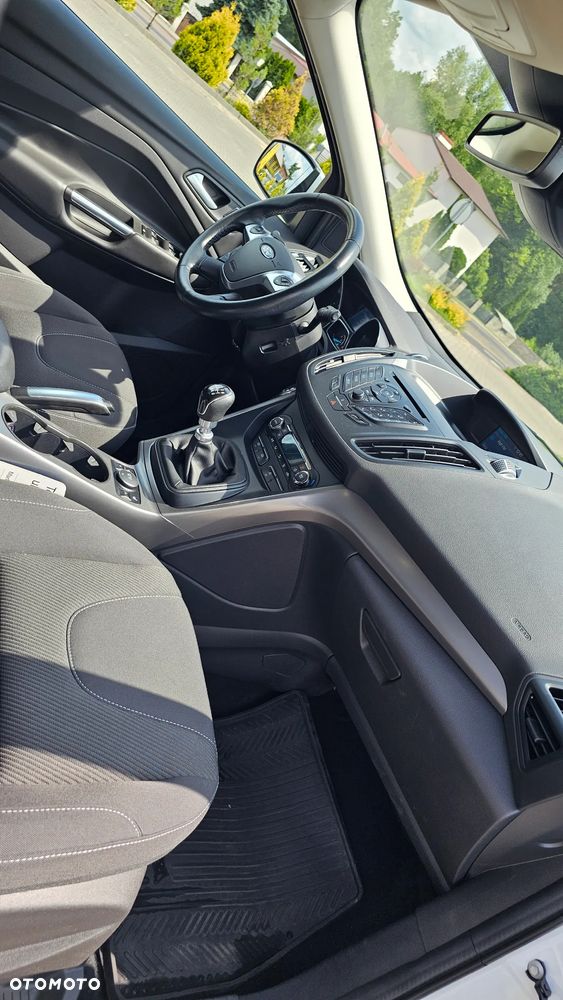 Ford Kuga 2.0 TDCi 2x4 SYNC - 26