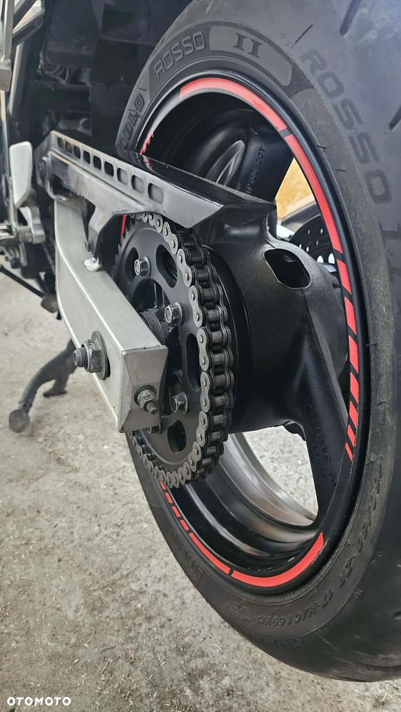 Yamaha FZS - 12