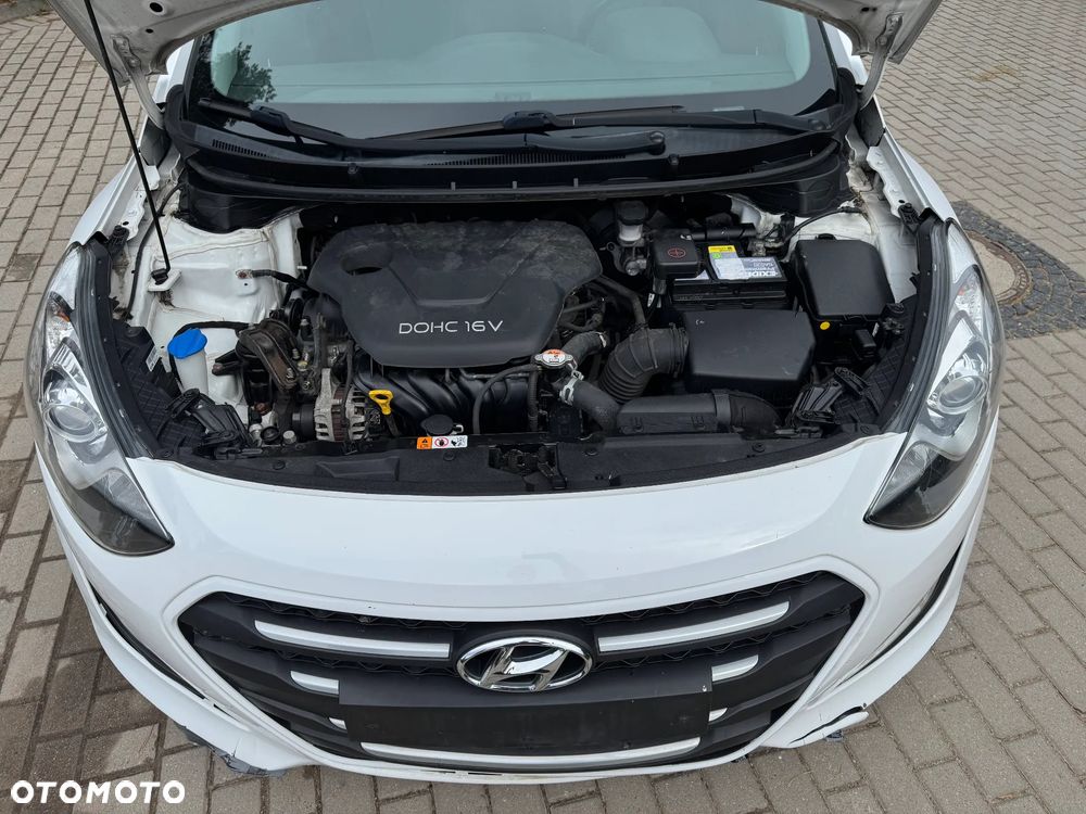 Hyundai i30 1.6 Premium - 13
