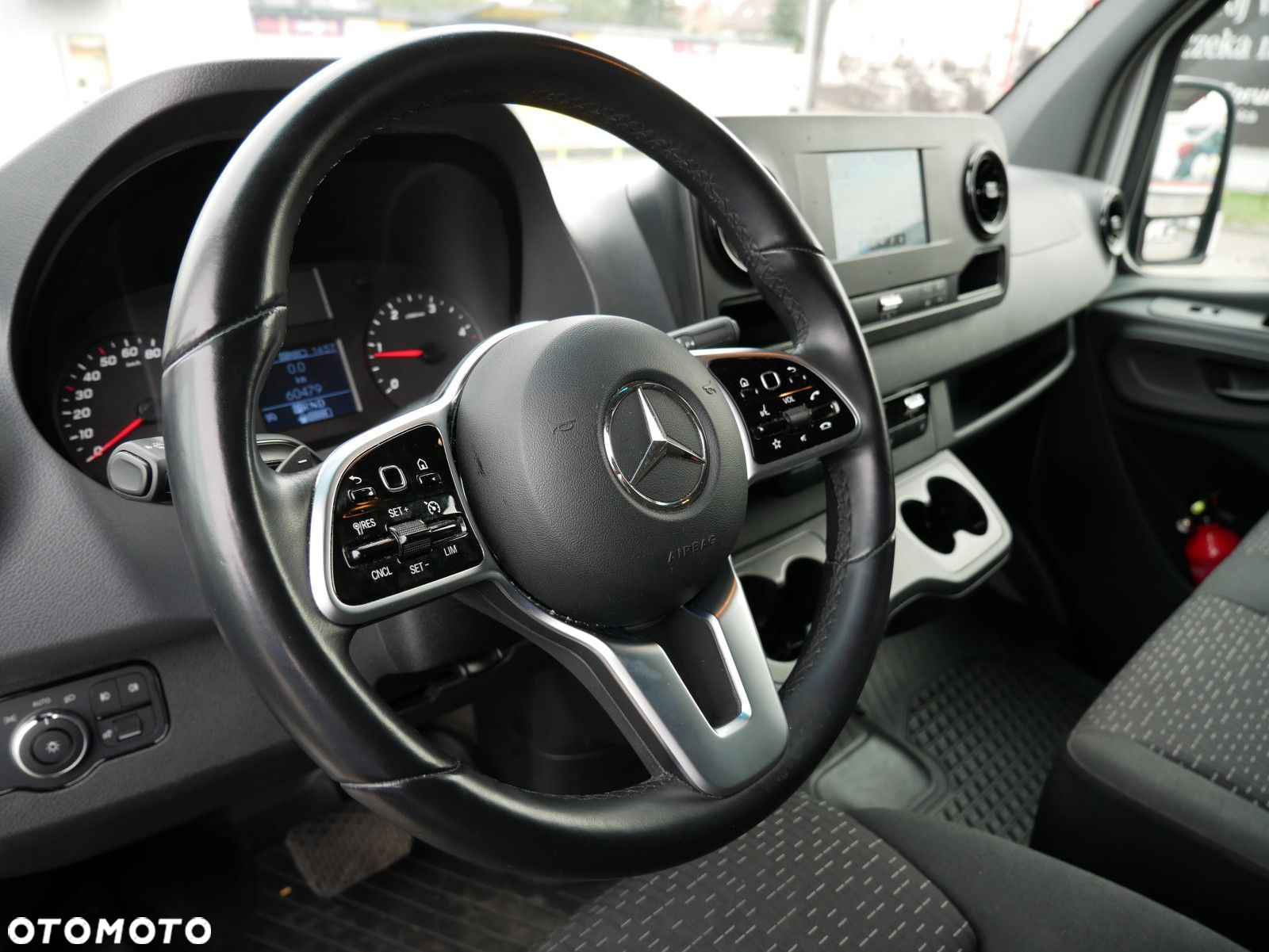 Mercedes-Benz Sprinter - 23