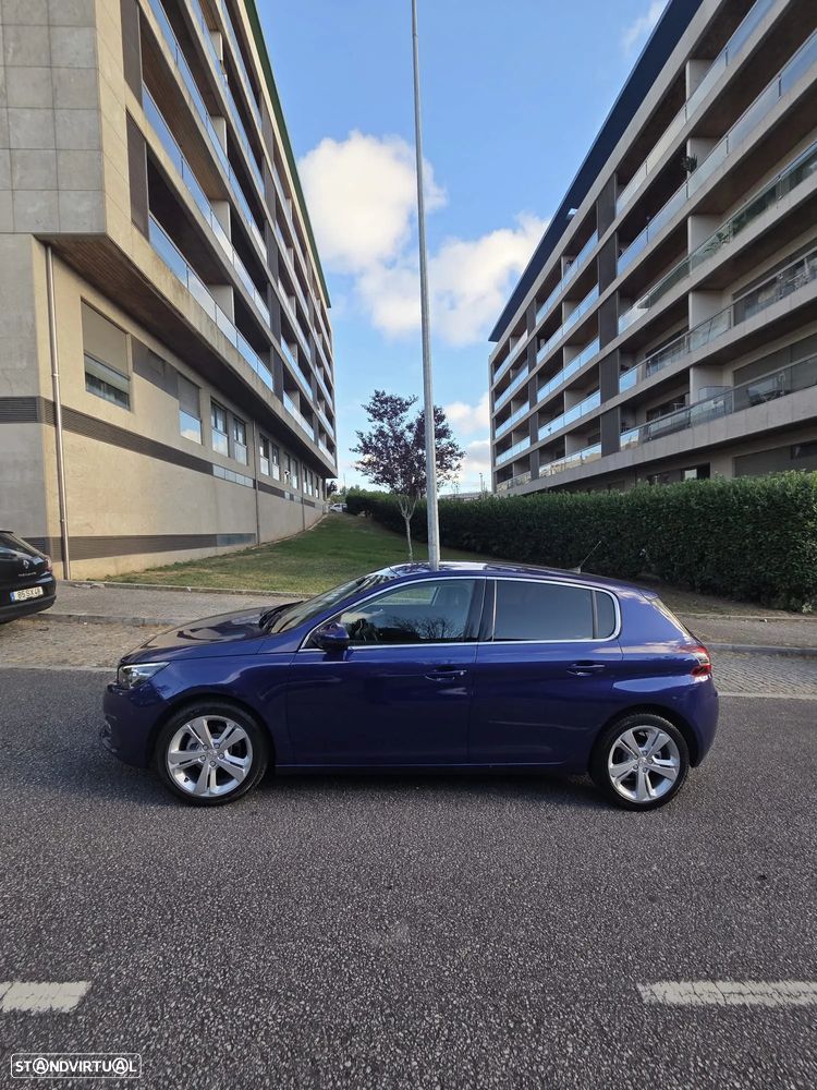 Peugeot 308 1.2 PureTech Allure EAT8 foto 4