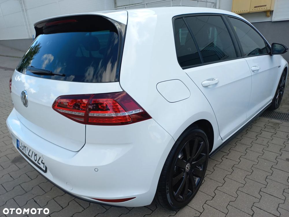 Volkswagen Golf - 6