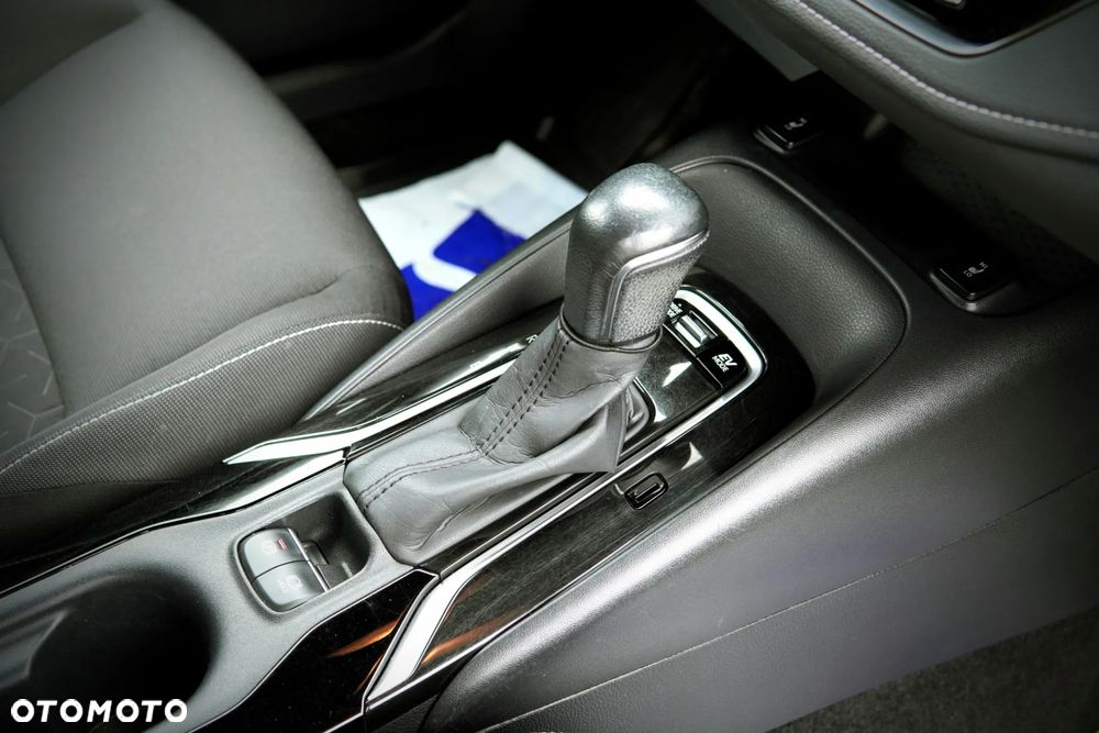 Toyota Corolla 1.8 Hybrid Comfort - 28