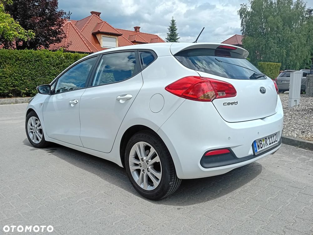 Kia Ceed 1.4 CVVT Attract plus - 4