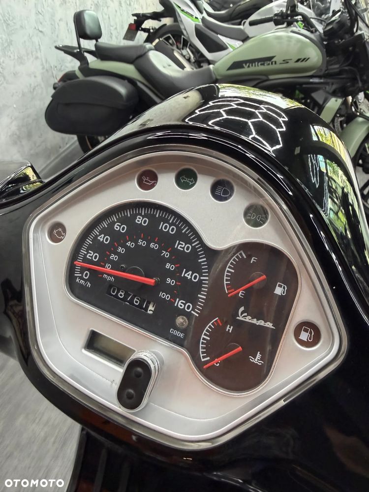 Vespa GTS - 16