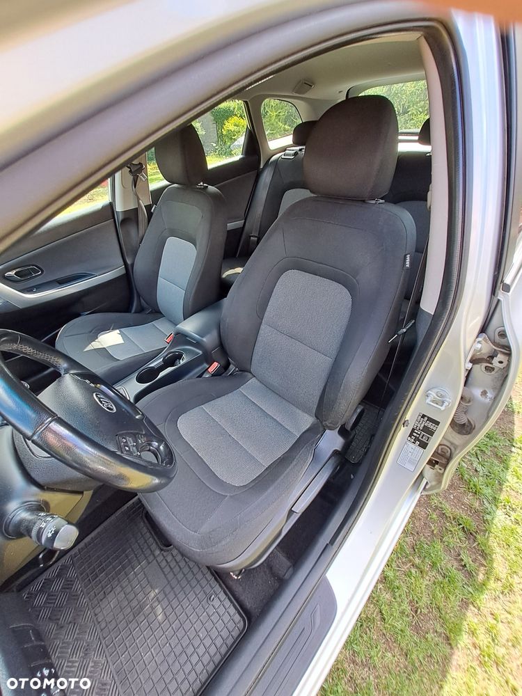 Kia Ceed - 8