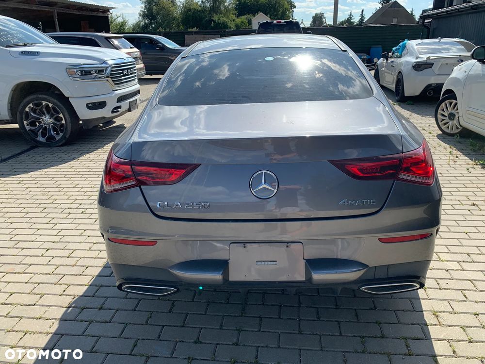 Mercedes-Benz CLA 250 4Matic 7G-DCT - 3