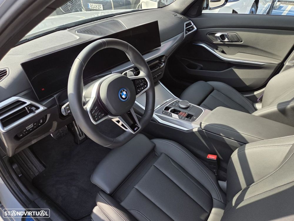 BMW 330 e Pack Desportivo M Pro Auto - 6