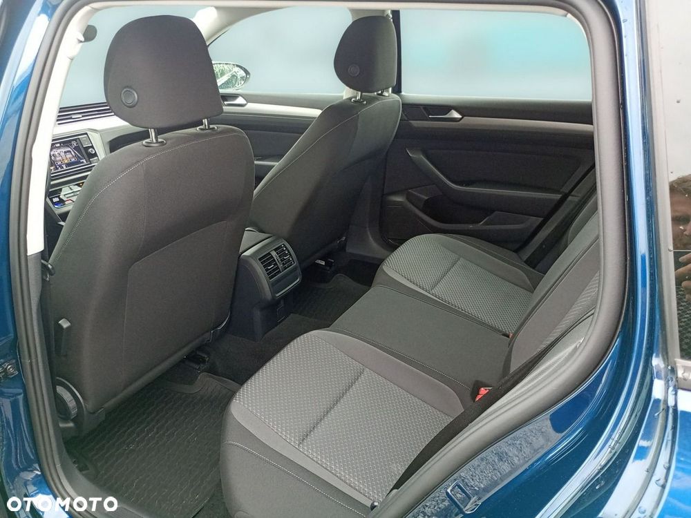 Volkswagen Passat Variant 2.0 TDI EVO Essence - 23