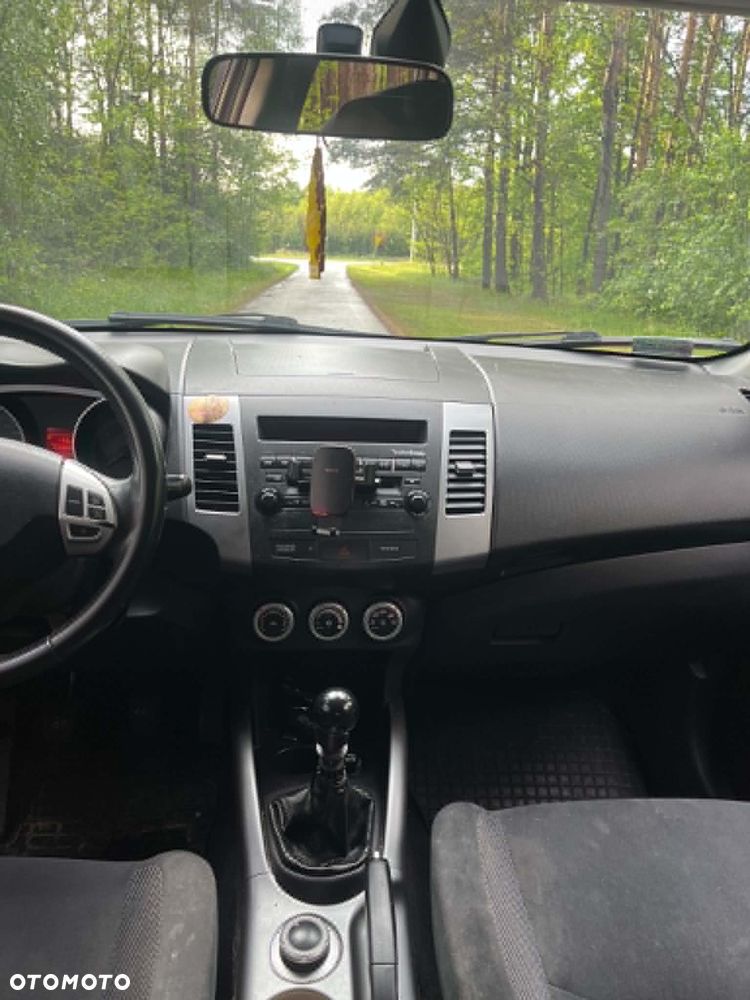 Mitsubishi Outlander 2.0 DID Instyle - 12