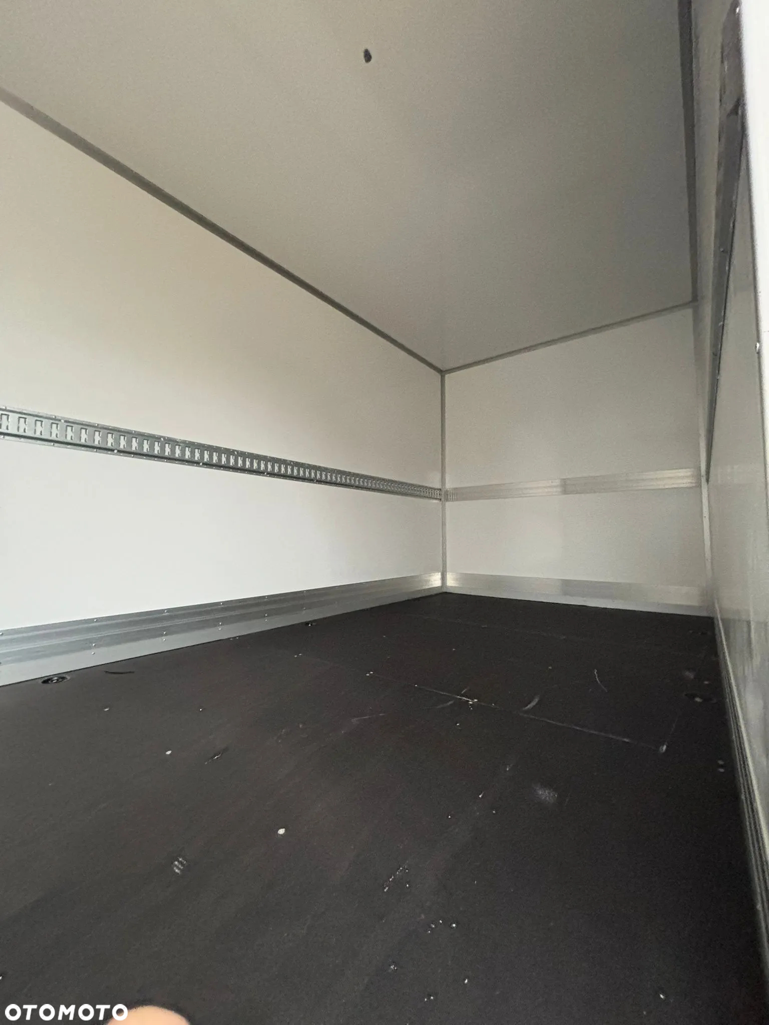 Renault Master 9EP kontener z windą - 5