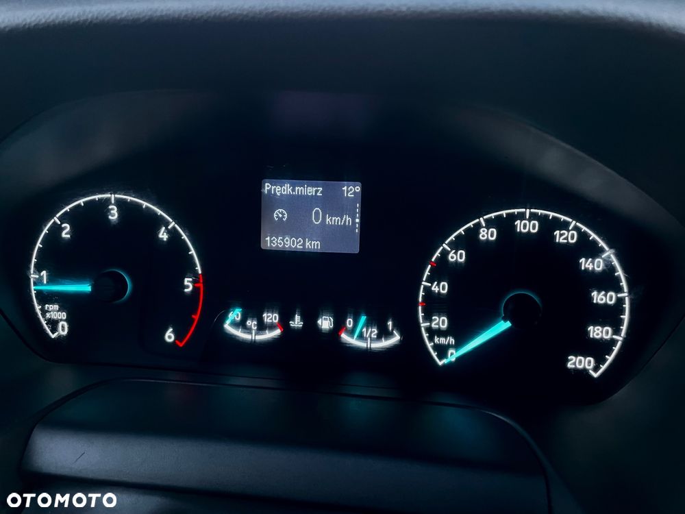 Ford Transit Custom Van - 22