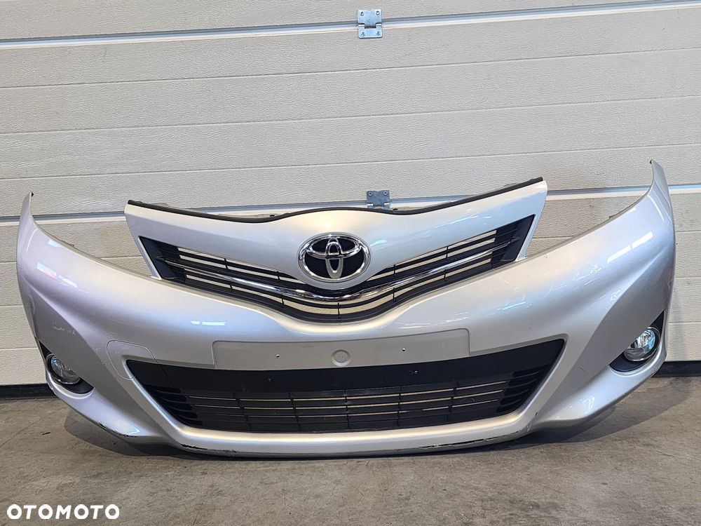 Toyota Yaris 3 III zderzak przód kompletny - 1