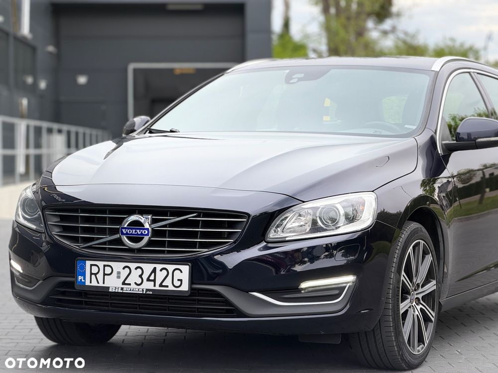 Volvo V60 D2 Geartronic Summum - 11