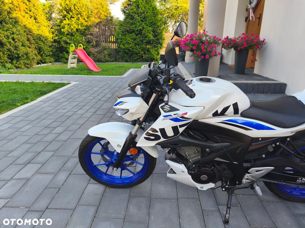Suzuki GSX - 20