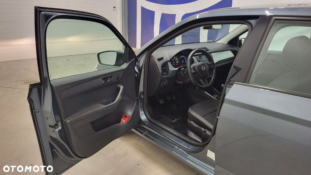 Skoda Fabia - 10